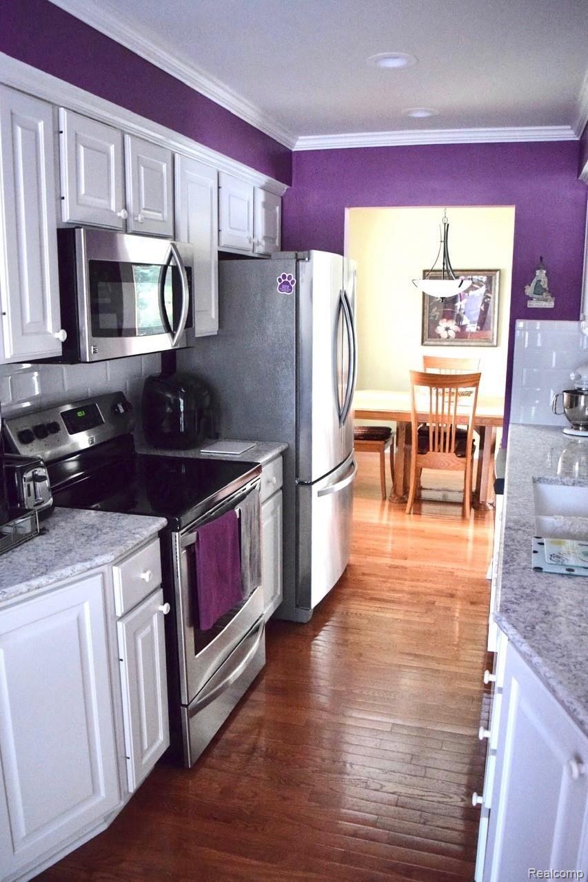 2893 Meadowbrook Drive Rochester, MI 48309 - Photo 12 of 36 046CE430-A63C-4C6D-8948-0AEE636CEE41.jpg
