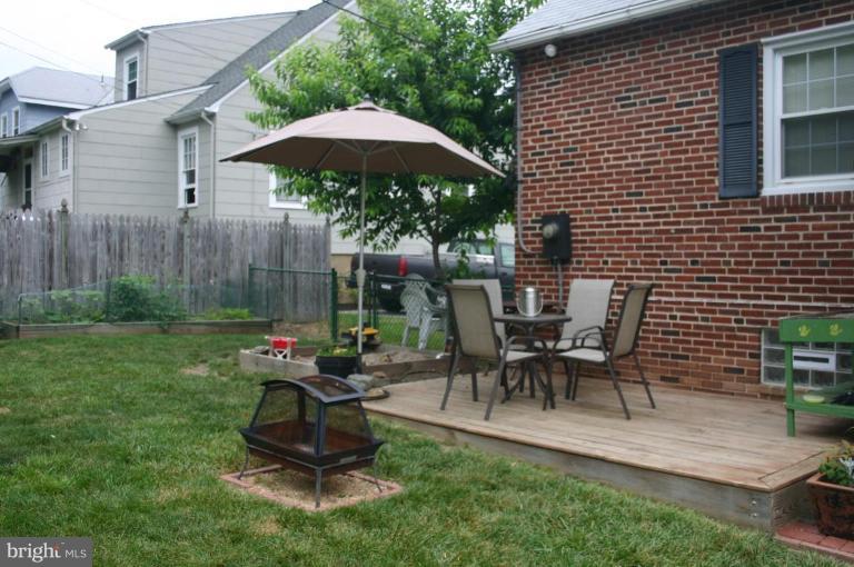 629 Dunkirk Road Baltimore, MD 21212 - Photo 18 of 18 Rear Yard & Deck Area