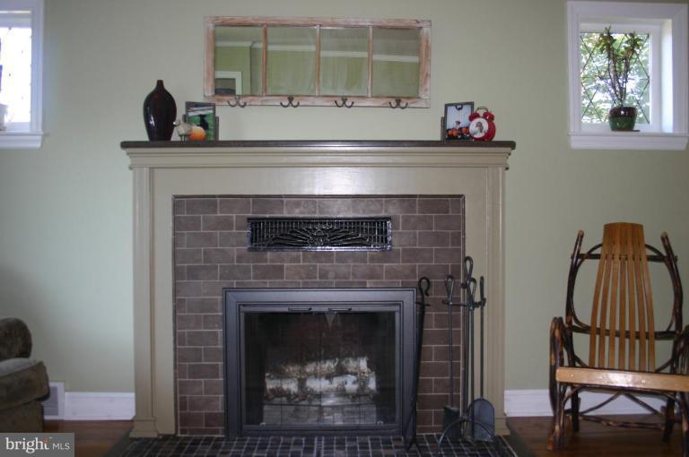 629 Dunkirk Road Baltimore, MD 21212 - Photo 9 of 18 Fireplace in Living Room