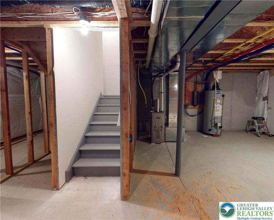 1824 Big Ridge Drive East Stroudsburg, PA 18302 - Photo 36 of 46 a view of entryway