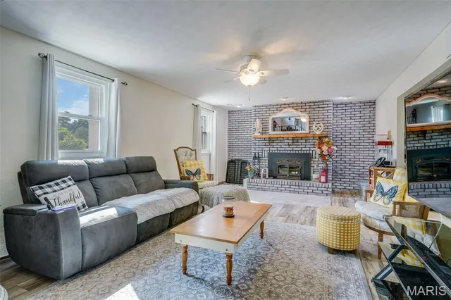 $400,000 | 301 Adams Drive, Waterloo, IL 62298