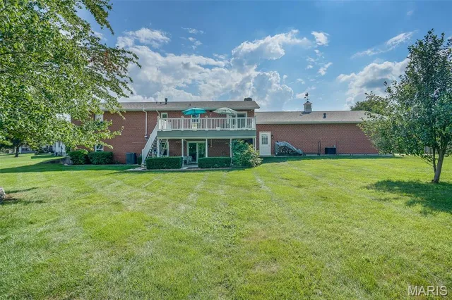 $400,000 | 301 Adams Drive, Waterloo, IL 62298