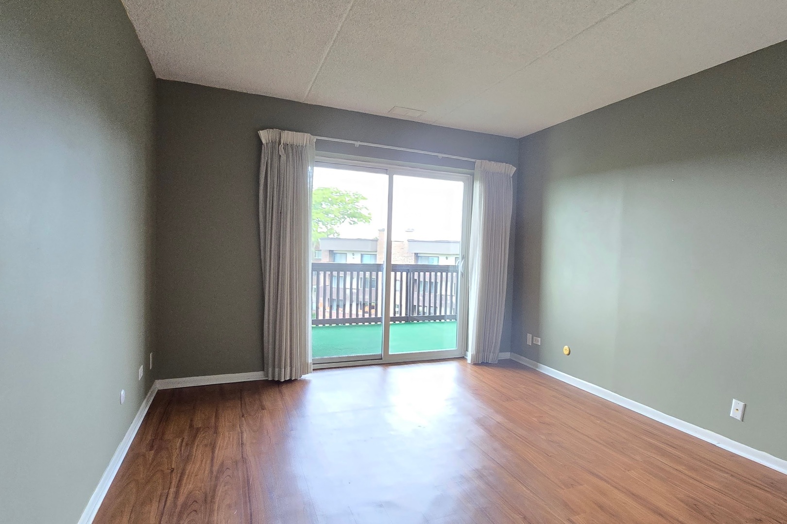 690 Chandler Road, Unit 408 Gurnee, IL 60031 - Photo 10 of 20 Gallery Image 10