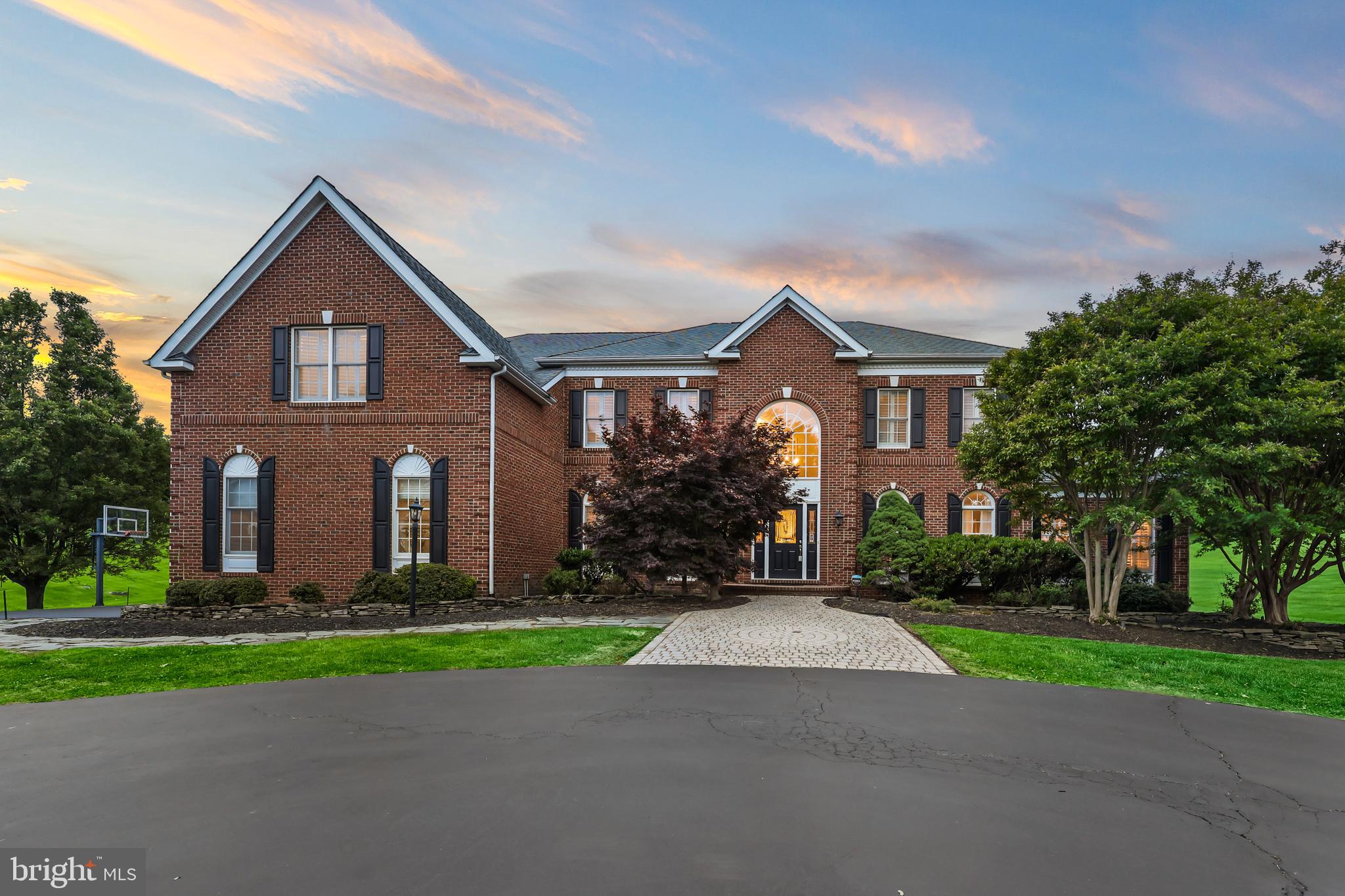 40890 Beechnut Road Leesburg, VA 20175 - Photo 2 of 65 front view of house with a yard