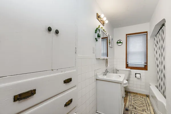 $249,900 | 820 Lincoln Highway, Rochelle, IL 61068