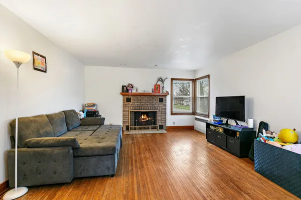 $249,900 | 820 Lincoln Highway, Rochelle, IL 61068
