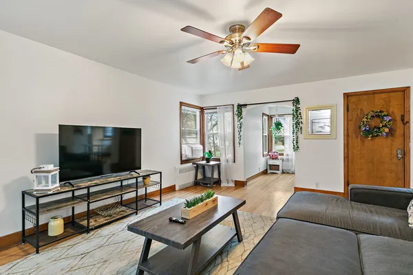 $249,900 | 820 Lincoln Highway, Rochelle, IL 61068