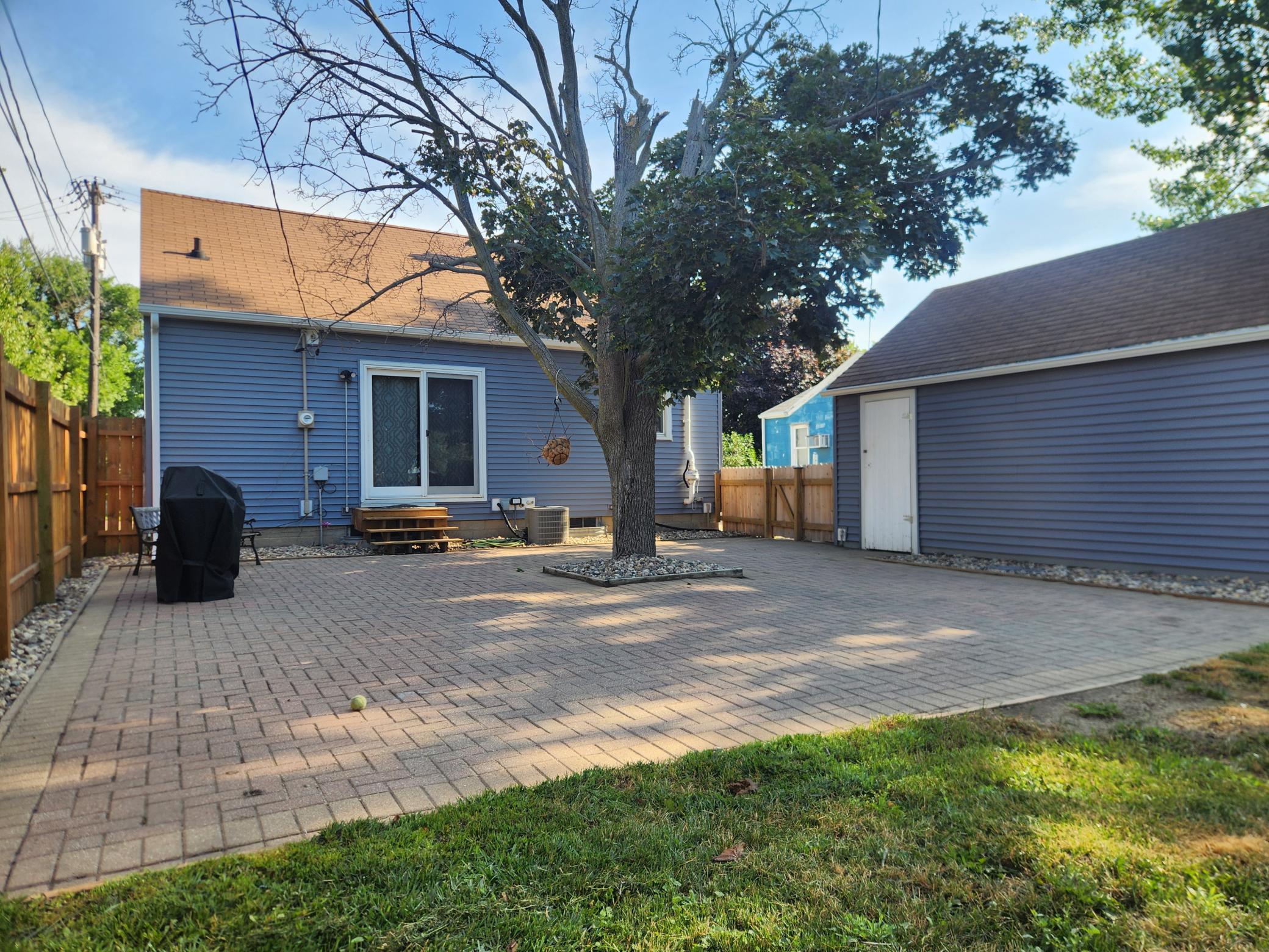 814 3rd Street Southeast Pipestone, MN 56164 - Photo 4 of 23