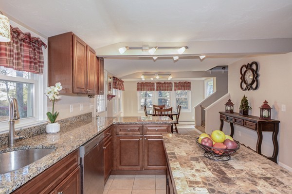 30 Riverdale Road Billerica, MA 01821 - Photo 5 of 30 Gallery Image 5