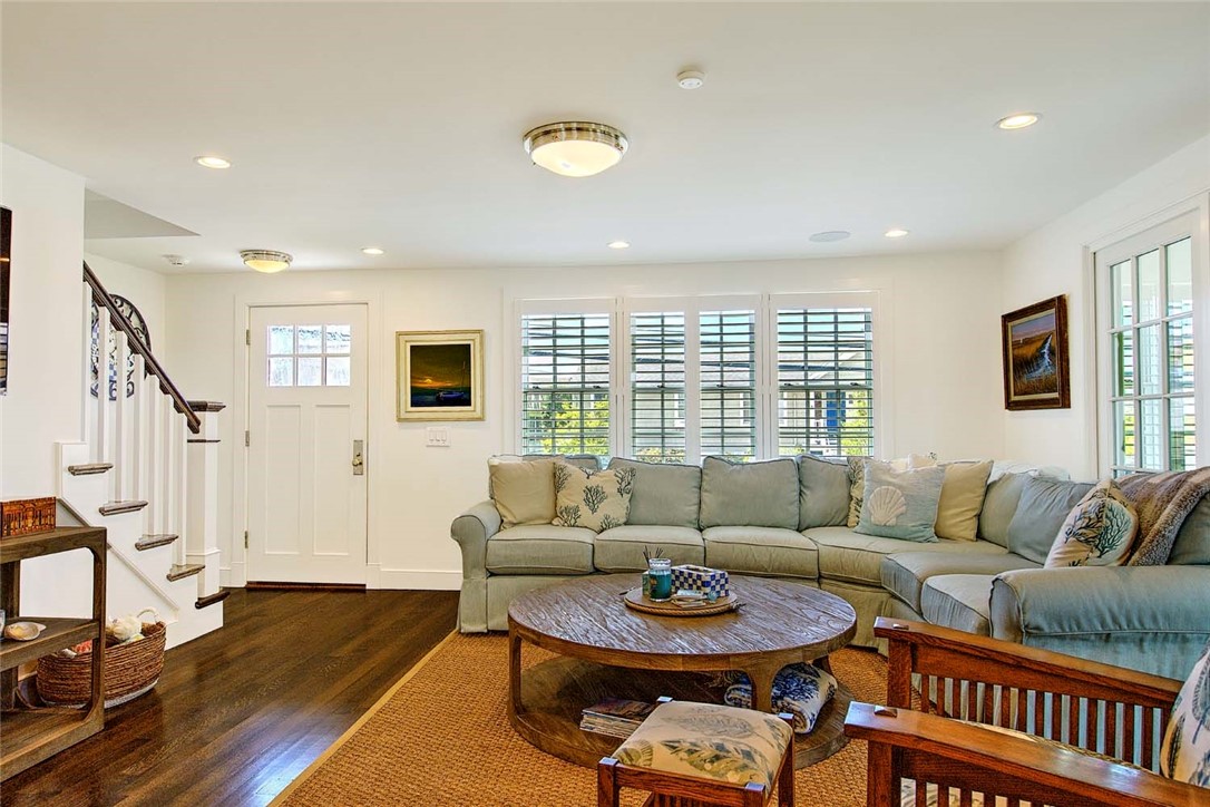 228 Bonnet Point Road Narragansett, RI 02882 - Photo 11 of 40