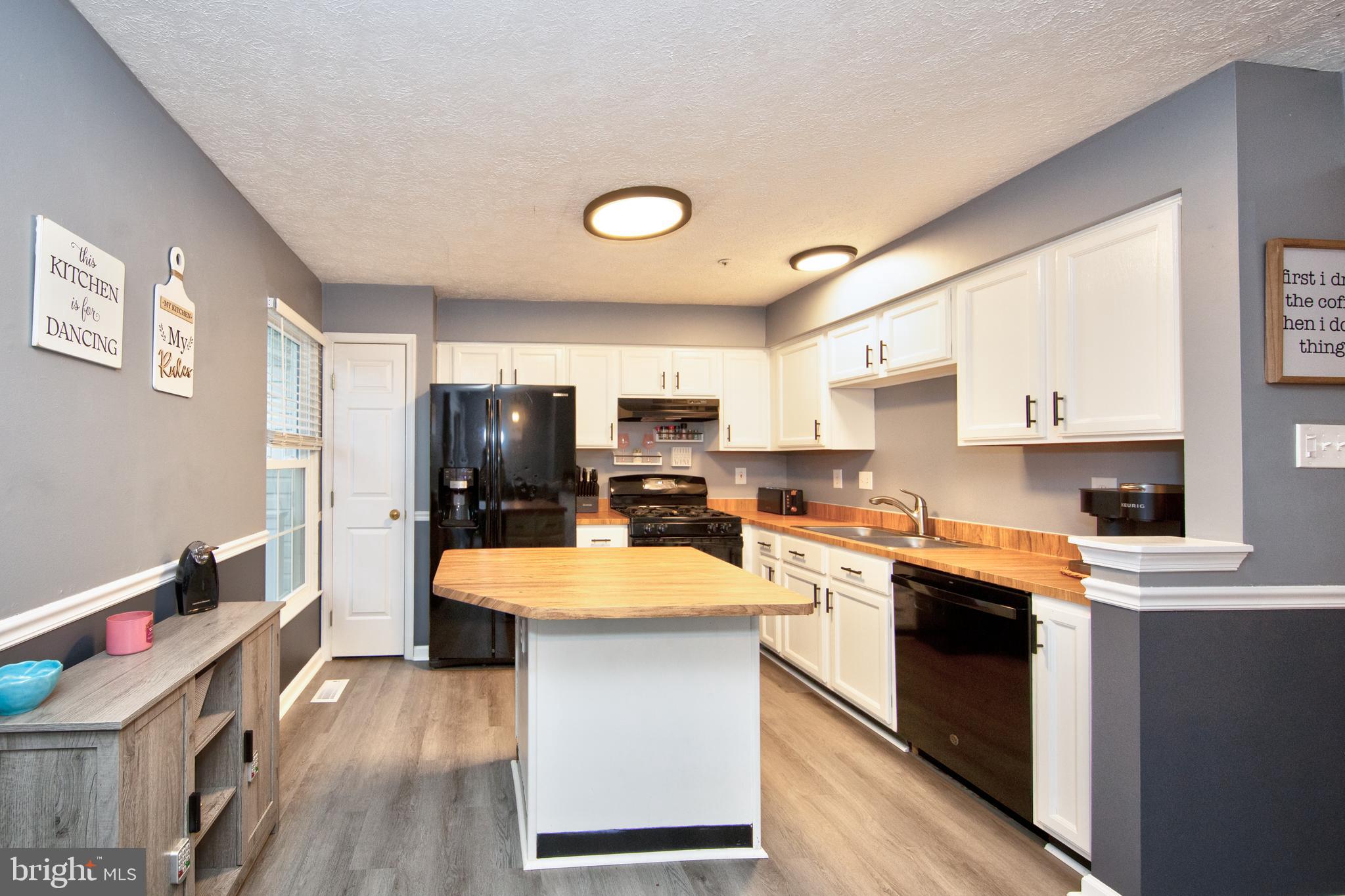 242 Point To Point Square Bel Air, MD 21015 - Photo 11 of 26 Kitchen w/All Appliances