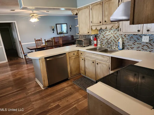 $1,900 | 125 Edmund Drive, Long Beach, MS 39560