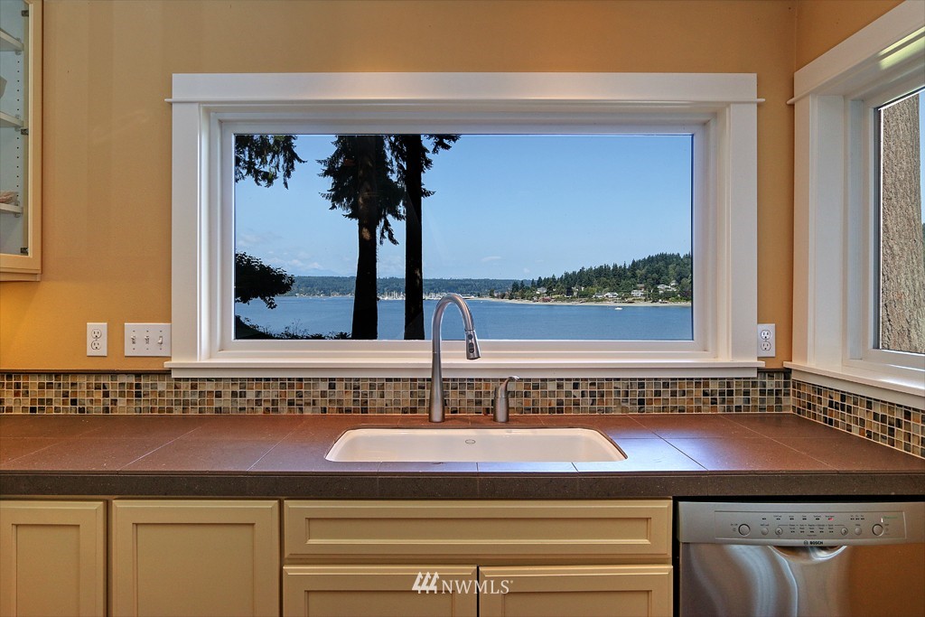 1670 Northeast Jacobson Road Poulsbo, WA 98370 - Photo 11 of 25 Gallery Image 11