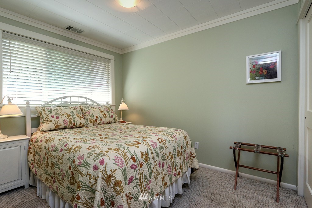 1670 Northeast Jacobson Road Poulsbo, WA 98370 - Photo 16 of 25 Gallery Image 16