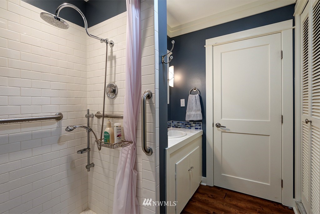 1670 Northeast Jacobson Road Poulsbo, WA 98370 - Photo 18 of 25 Gallery Image 18