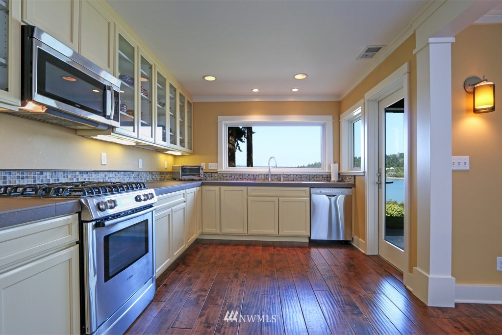 1670 Northeast Jacobson Road Poulsbo, WA 98370 - Photo 10 of 25 Gallery Image 10
