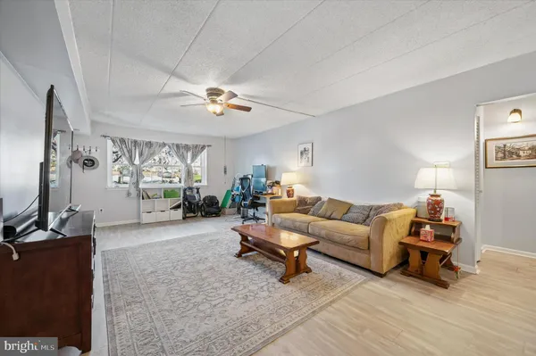 $220,000 | 114 Riversedge Drive, Unit CONDO 114, Jeffersonville, PA 19403