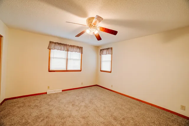 $83,900 | 433 South 5th Street, Watseka, IL 60970