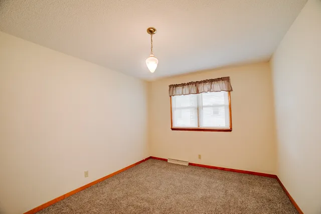 $83,900 | 433 South 5th Street, Watseka, IL 60970