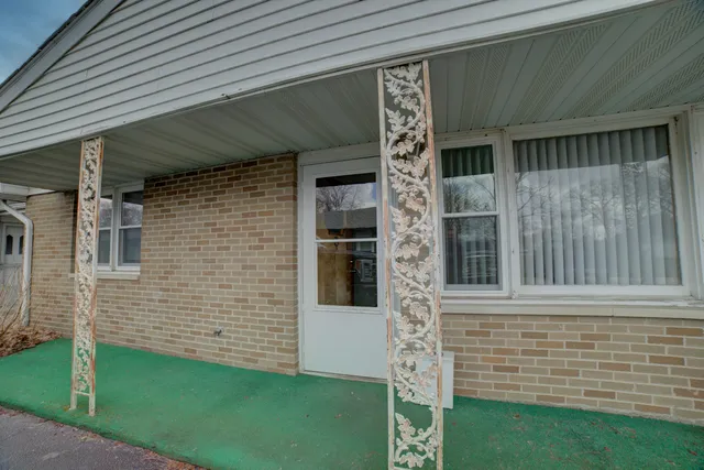 $83,900 | 433 South 5th Street, Watseka, IL 60970