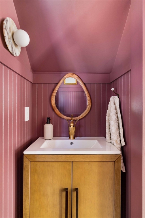 8 Rowe Street Stoneham, MA 02180 - Photo 26 of 41