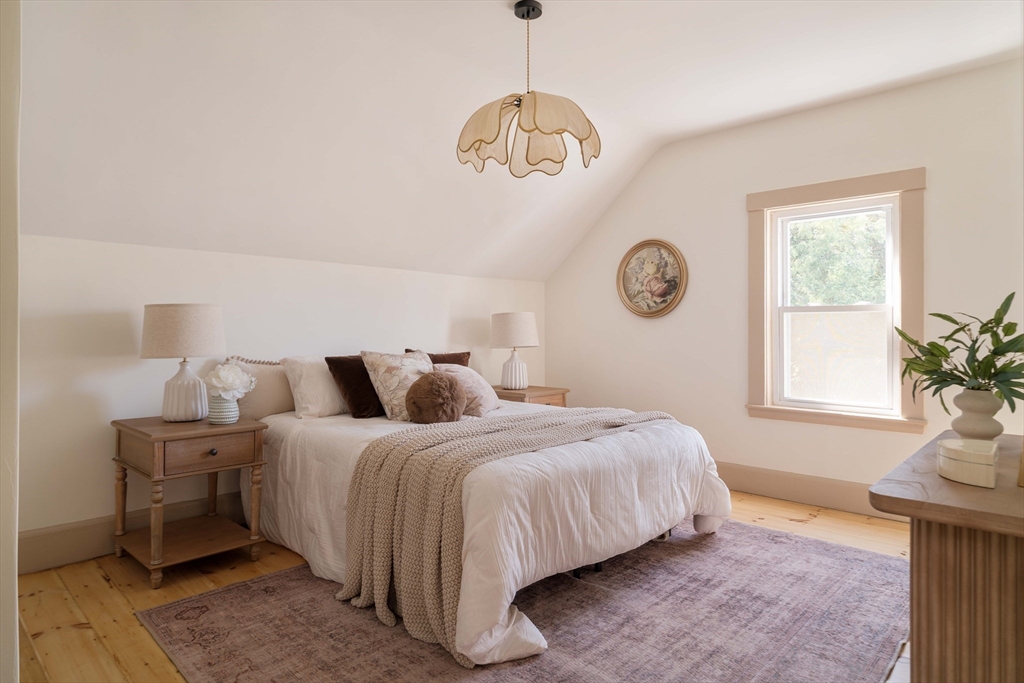 8 Rowe Street Stoneham, MA 02180 - Photo 29 of 41