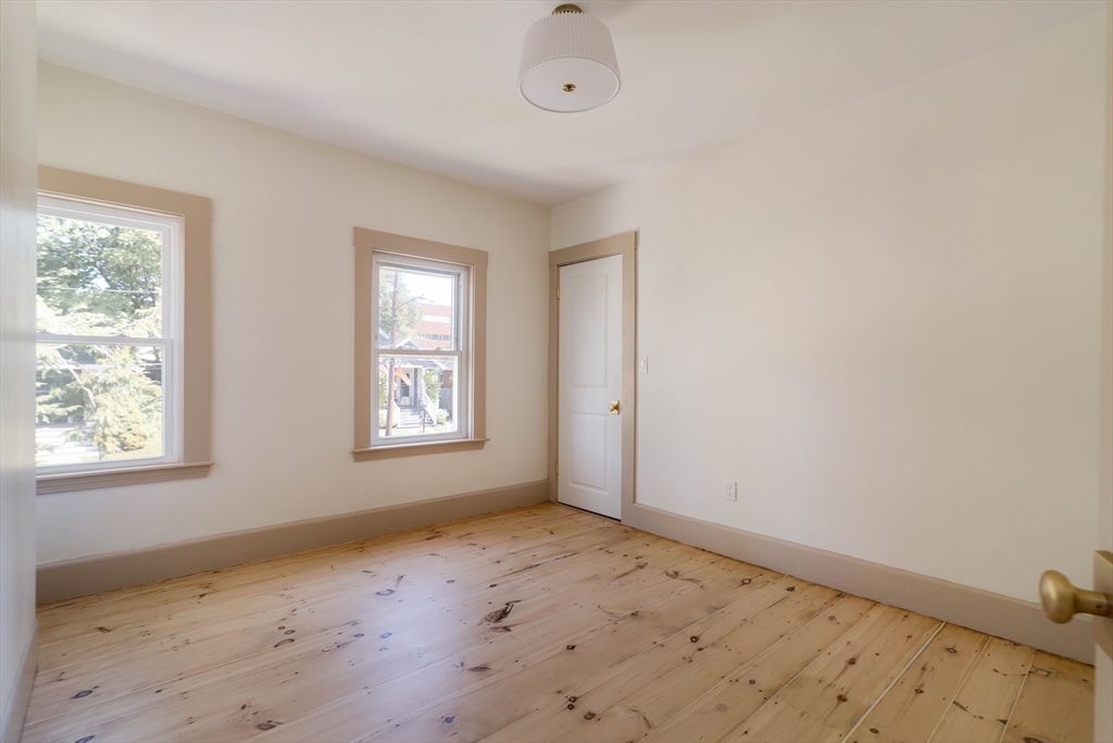 8 Rowe Street Stoneham, MA 02180 - Photo 34 of 41