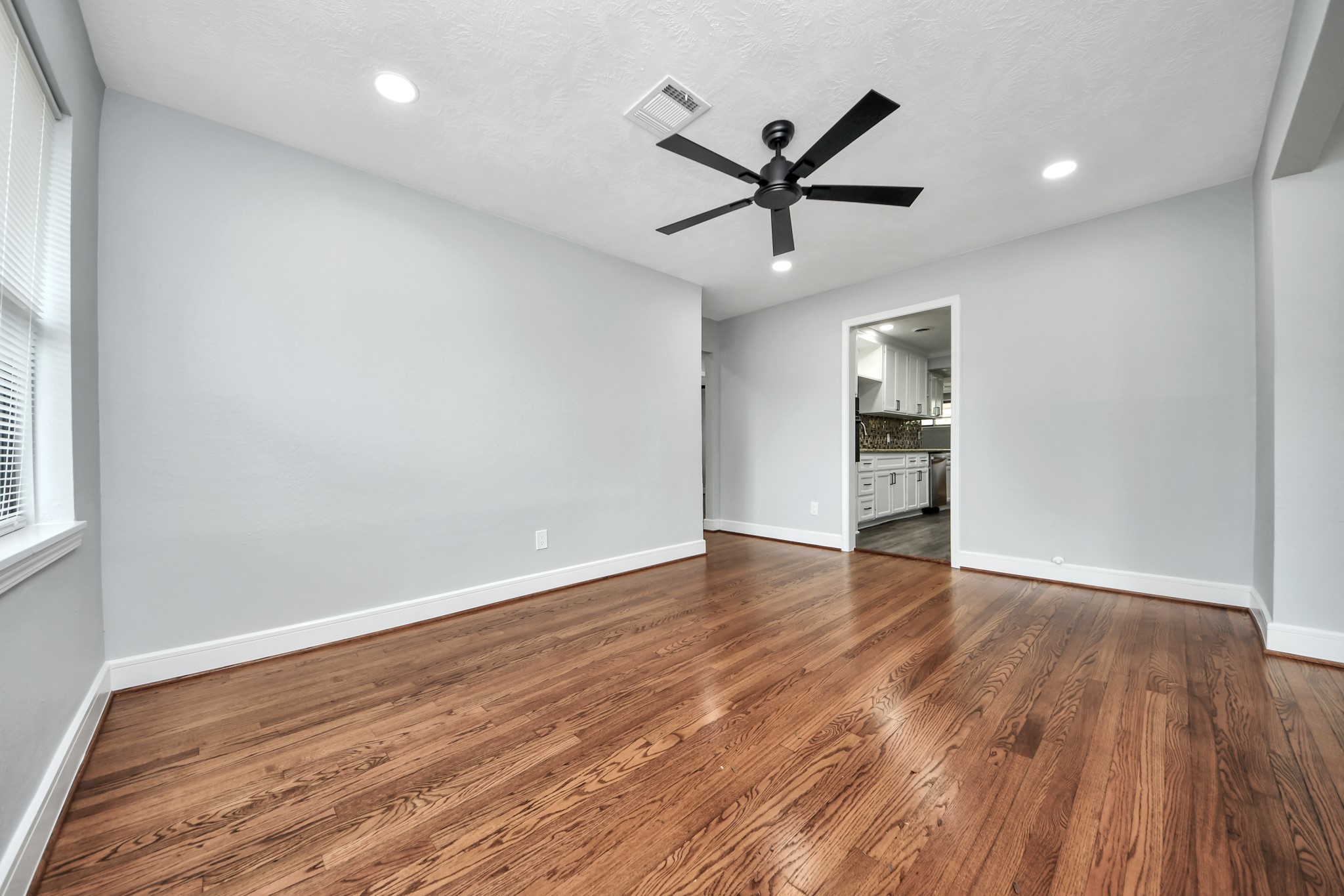 2212 Raspberry Lane Pasadena, TX 77502 - Photo 27 of 49