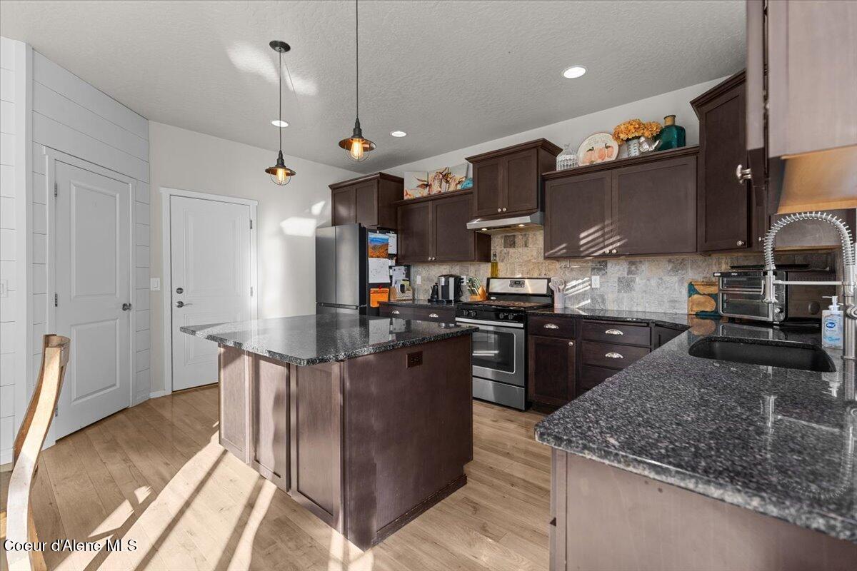 9569 North Prince William Loop Hayden, ID 83835 - Photo 15 of 49 Kitchen