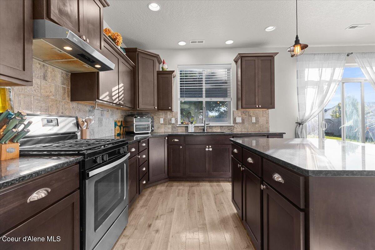 9569 North Prince William Loop Hayden, ID 83835 - Photo 16 of 49 Kitchen