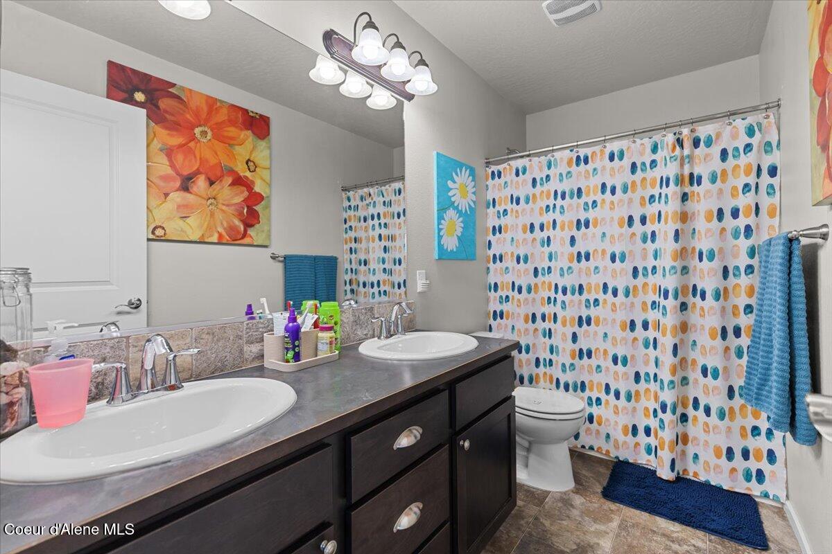 9569 North Prince William Loop Hayden, ID 83835 - Photo 29 of 49 Bathroom 2