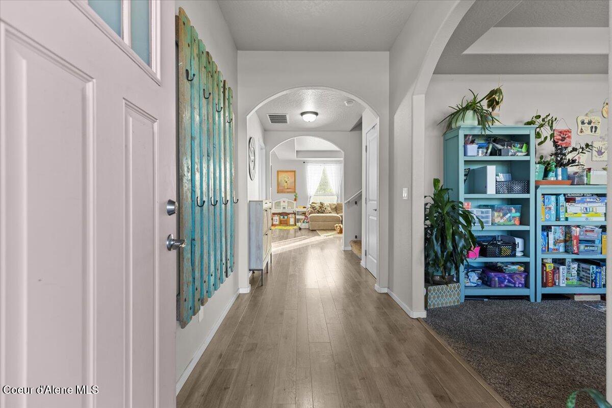 9569 North Prince William Loop Hayden, ID 83835 - Photo 9 of 49 Hallway