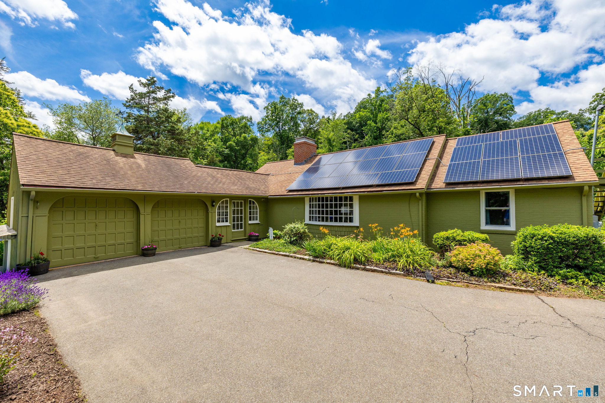 67 Bell Street Middletown, CT 06457 - Photo 1 of 37