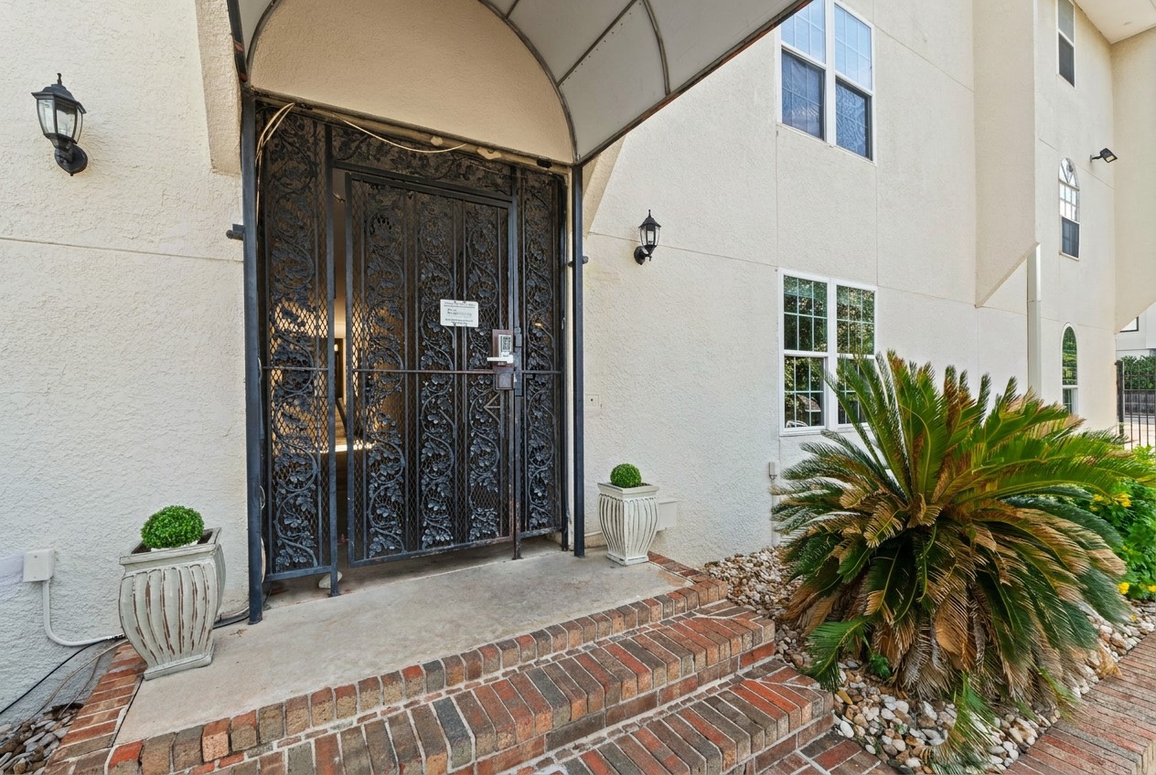 910 Duncan Lane, Unit 1 Austin, TX 78705 - Photo 2 of 28