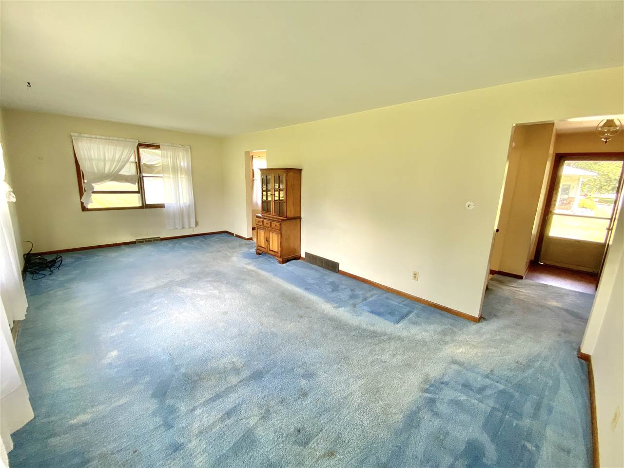 1966 South Morrice Road Owosso, MI 48867 - Photo 9 of 19 50021062-8.JPG