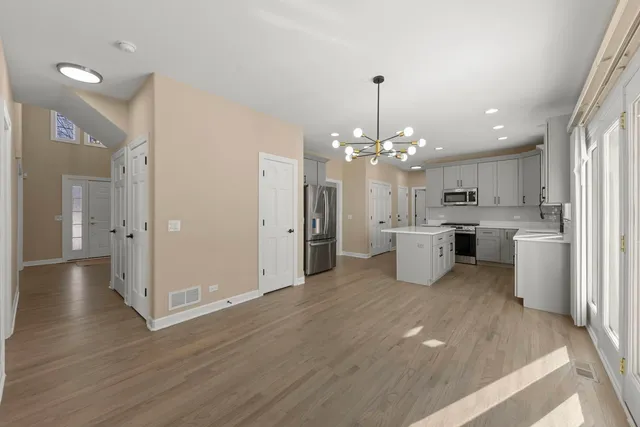 $4,000 | 442 Mallard Point Drive, North Aurora, IL 60542