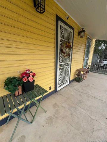 $1,750 | 1902 Buena Vista Street, San Antonio, TX 78207