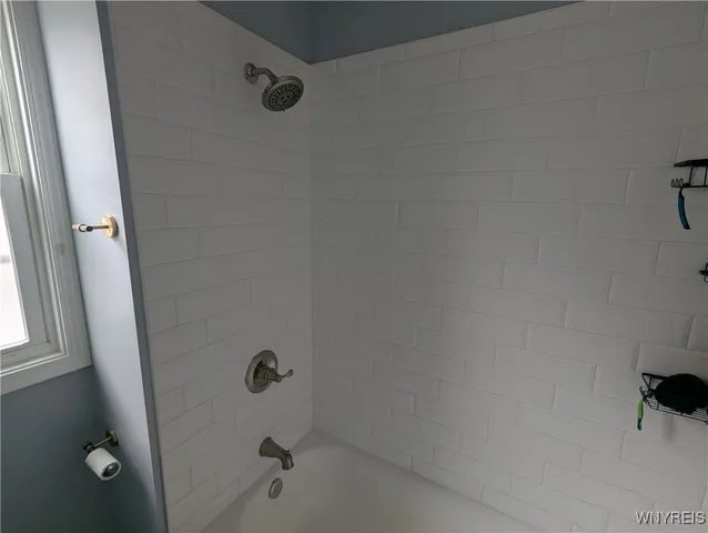 $2,350 | 116 Southside Parkway, Buffalo, NY 14220