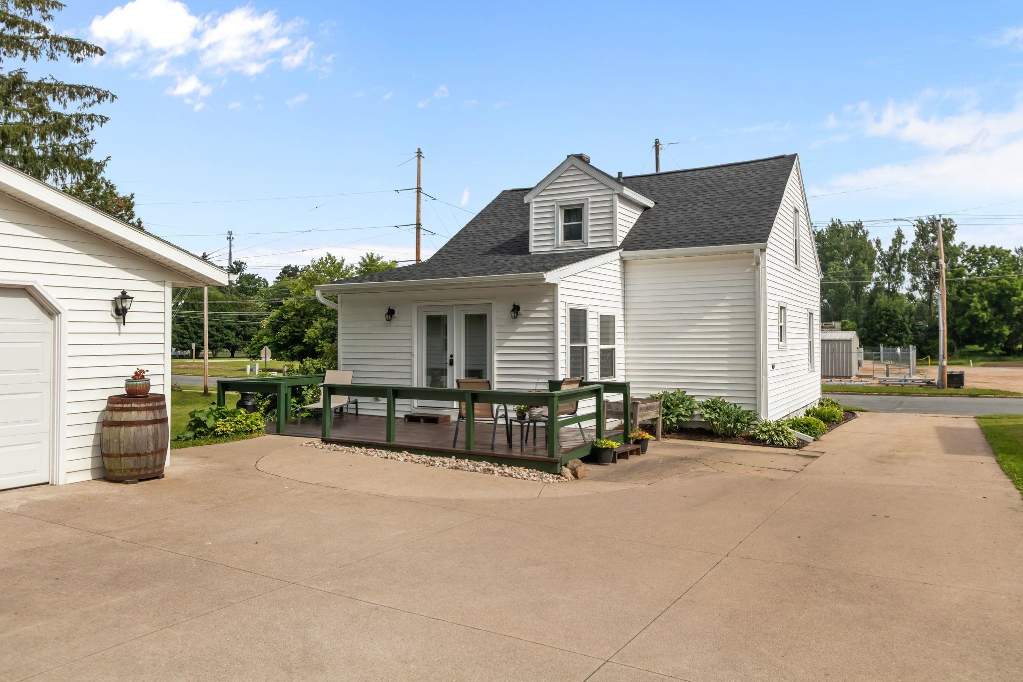 190 Division Street Iola, WI 54945 - Photo 27 of 40