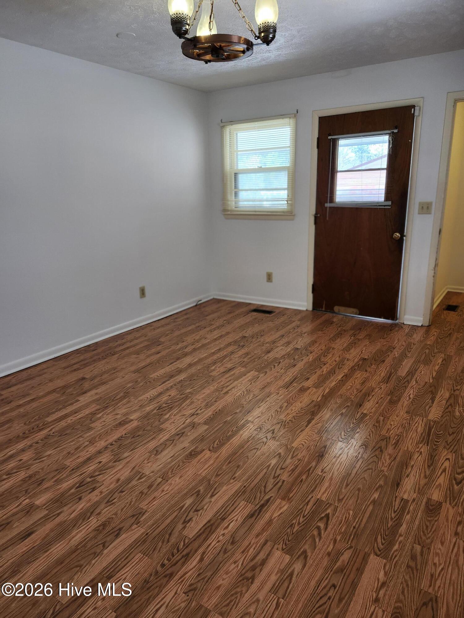 203 6th Street Aberdeen, NC 28315 - Photo 6 of 15 203 6th St (10)