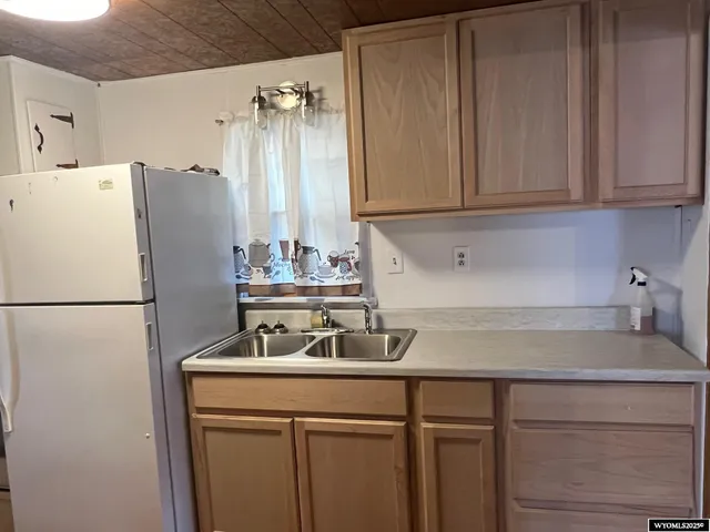 $110,000 | 506 West State Street, Rawlins, WY 82301