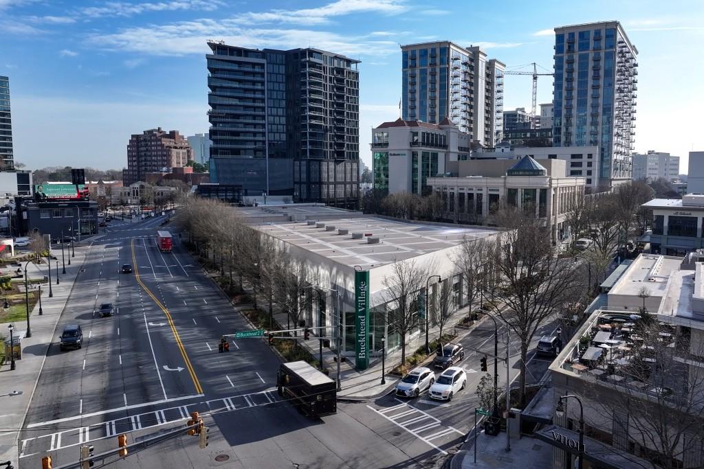 3820 Roswell Road Northeast, Unit 705 Atlanta, GA 30342 - Photo 58 of 62 a picture of city view