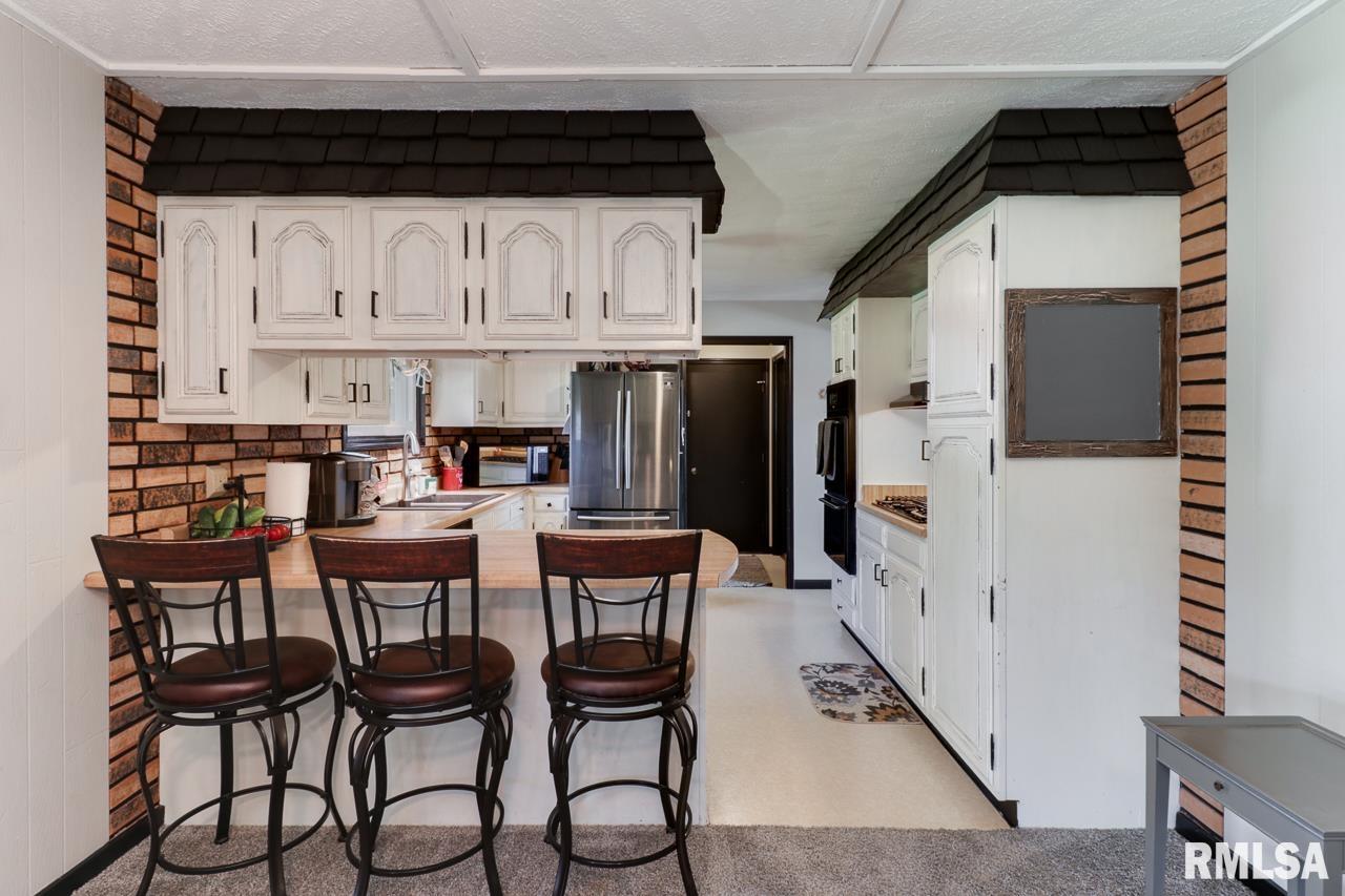 7383 Locust Road Delavan, IL 61734 - Photo 11 of 45