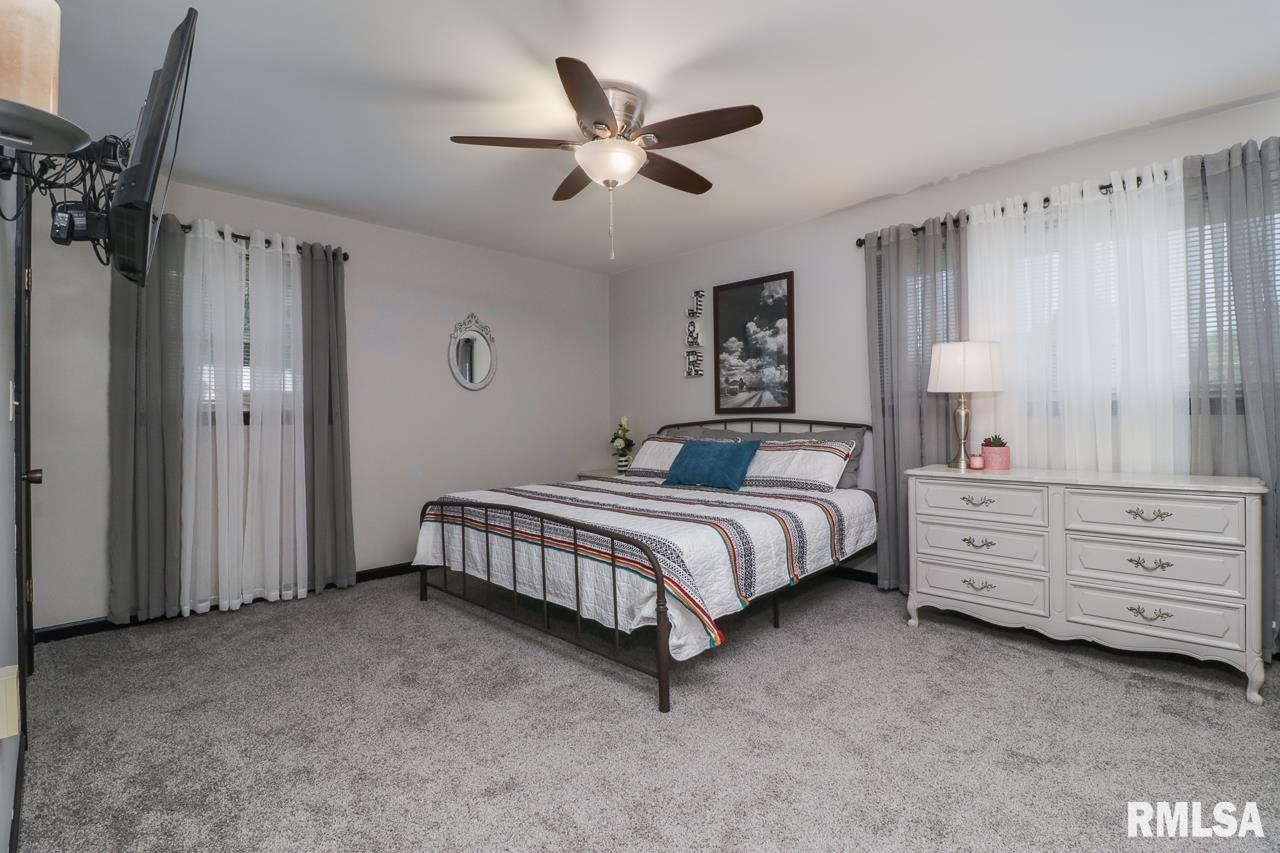 7383 Locust Road Delavan, IL 61734 - Photo 13 of 45