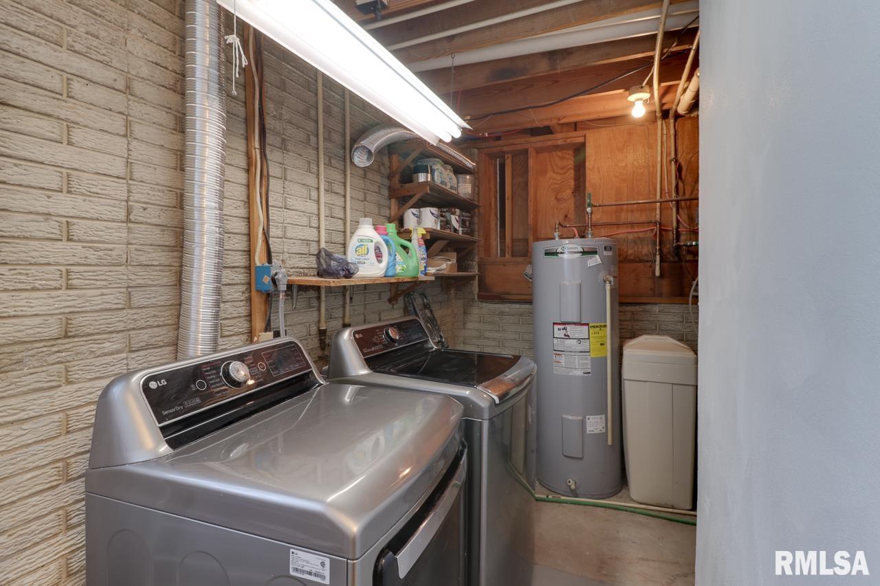 7383 Locust Road Delavan, IL 61734 - Photo 28 of 45