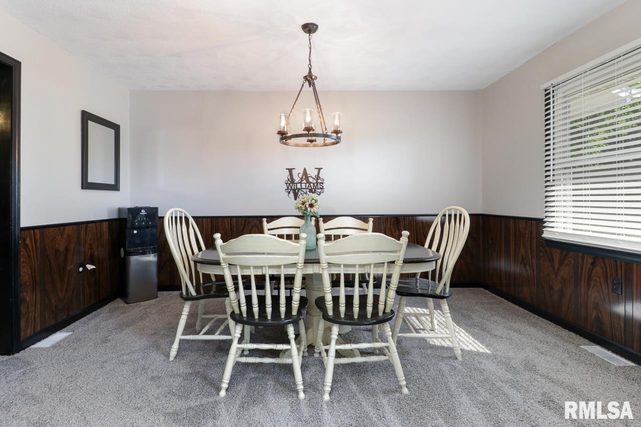 7383 Locust Road Delavan, IL 61734 - Photo 7 of 45