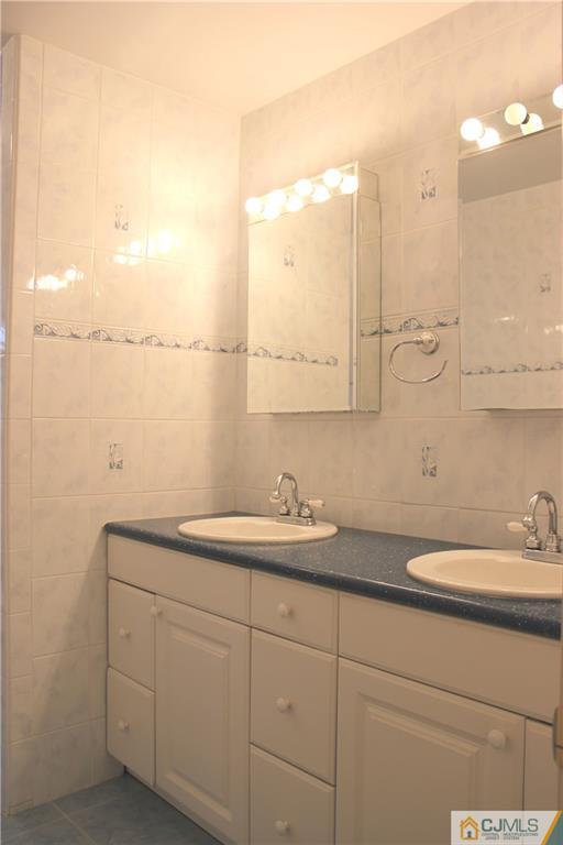 115 Dunhams Corner Road East Brunswick, NJ 08816 - Photo 18 of 21 Gallery Image 18