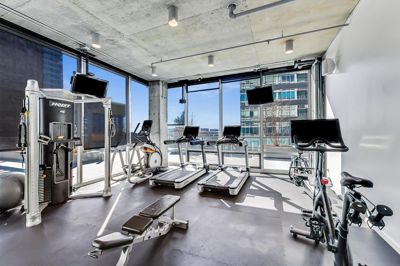 611 South Wells Street, Unit 2104 Chicago, IL 60607 - Photo 29 of 45