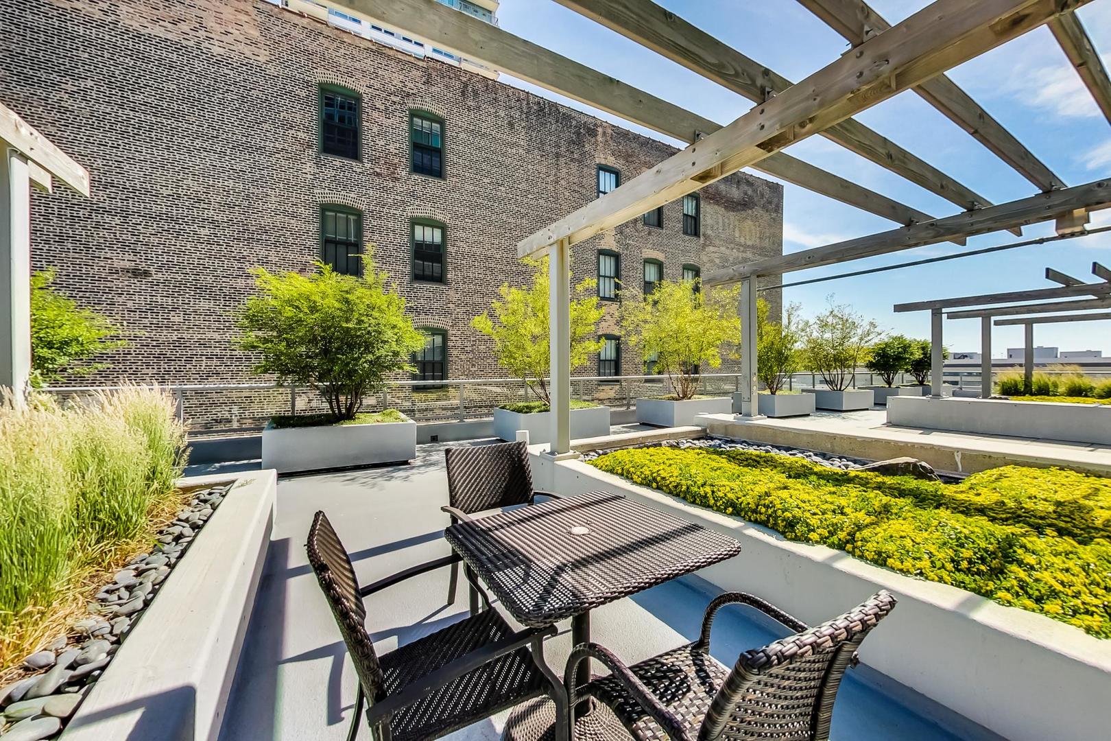 611 South Wells Street, Unit 2104 Chicago, IL 60607 - Photo 41 of 45