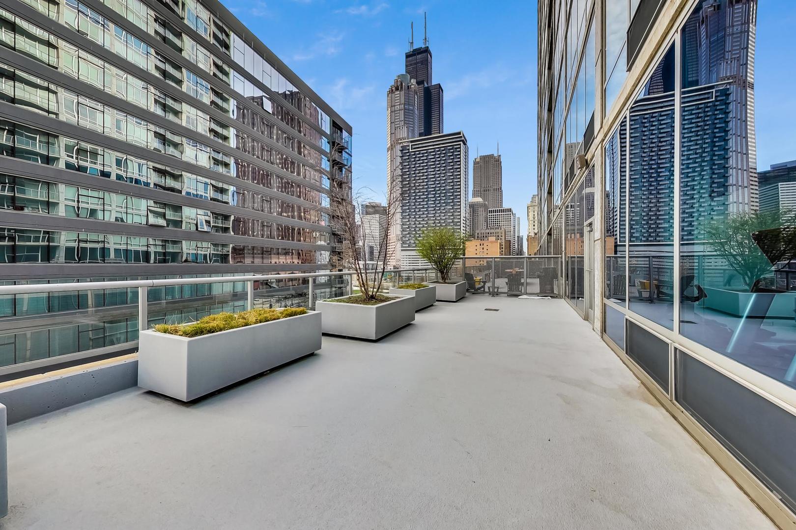 611 South Wells Street, Unit 2104 Chicago, IL 60607 - Photo 42 of 45